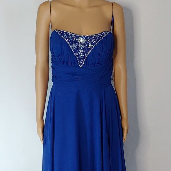 (15)  NWT Wow A-line Strapless Formal Gown in Plus Size - Picture 1 of 4